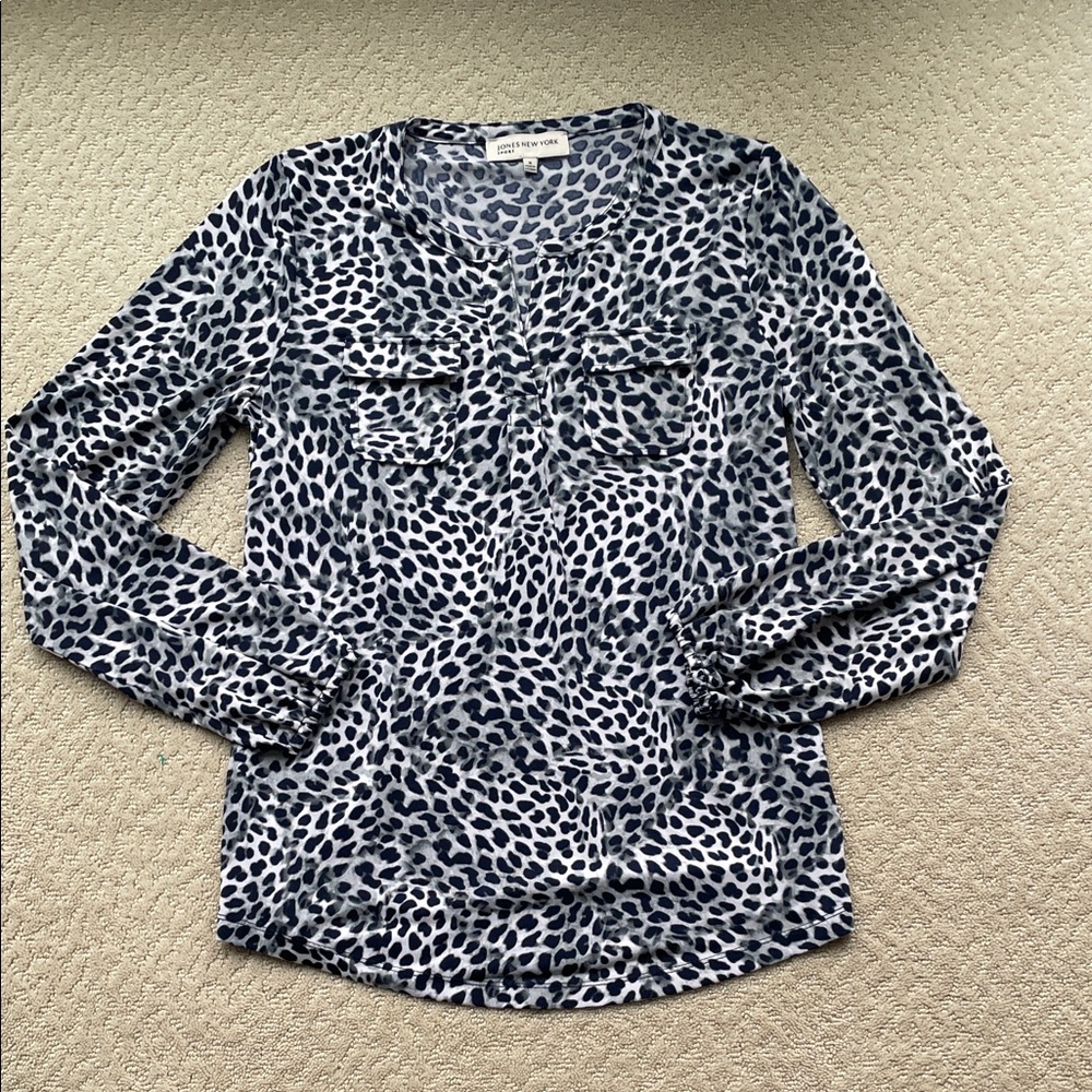Jones New York Blue and White Animal Print Blouse Women Small